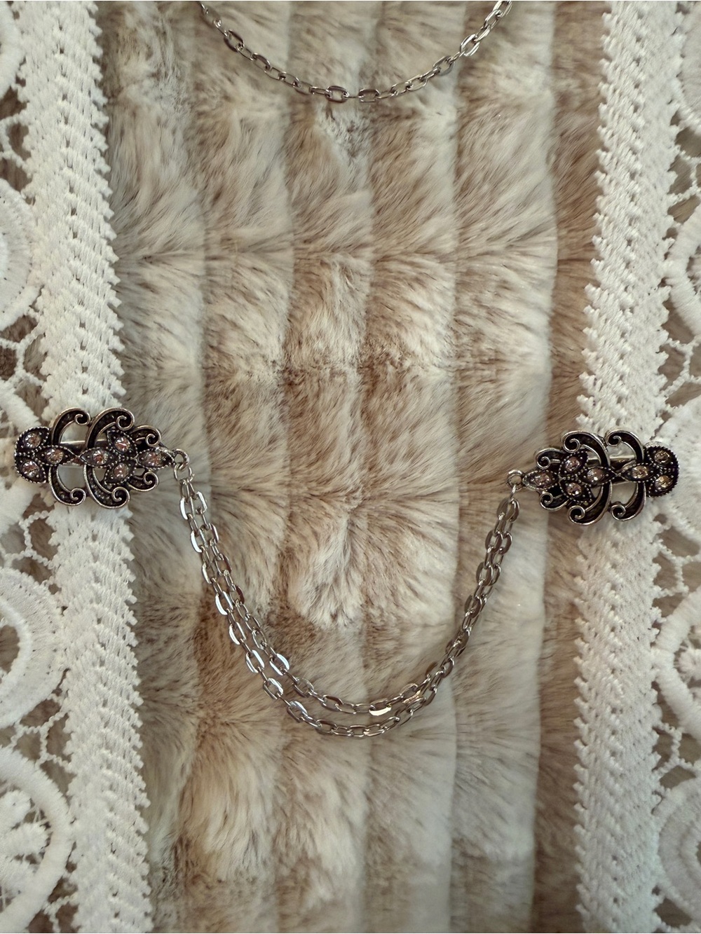 Silver-tone Sweater/Kimono/Wrap Closure Clip